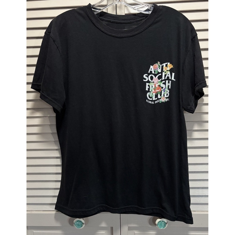 Fresh Laundry Graphic Logo Tshirt Short Sleeve Size M "Anti Social"‎ Roses